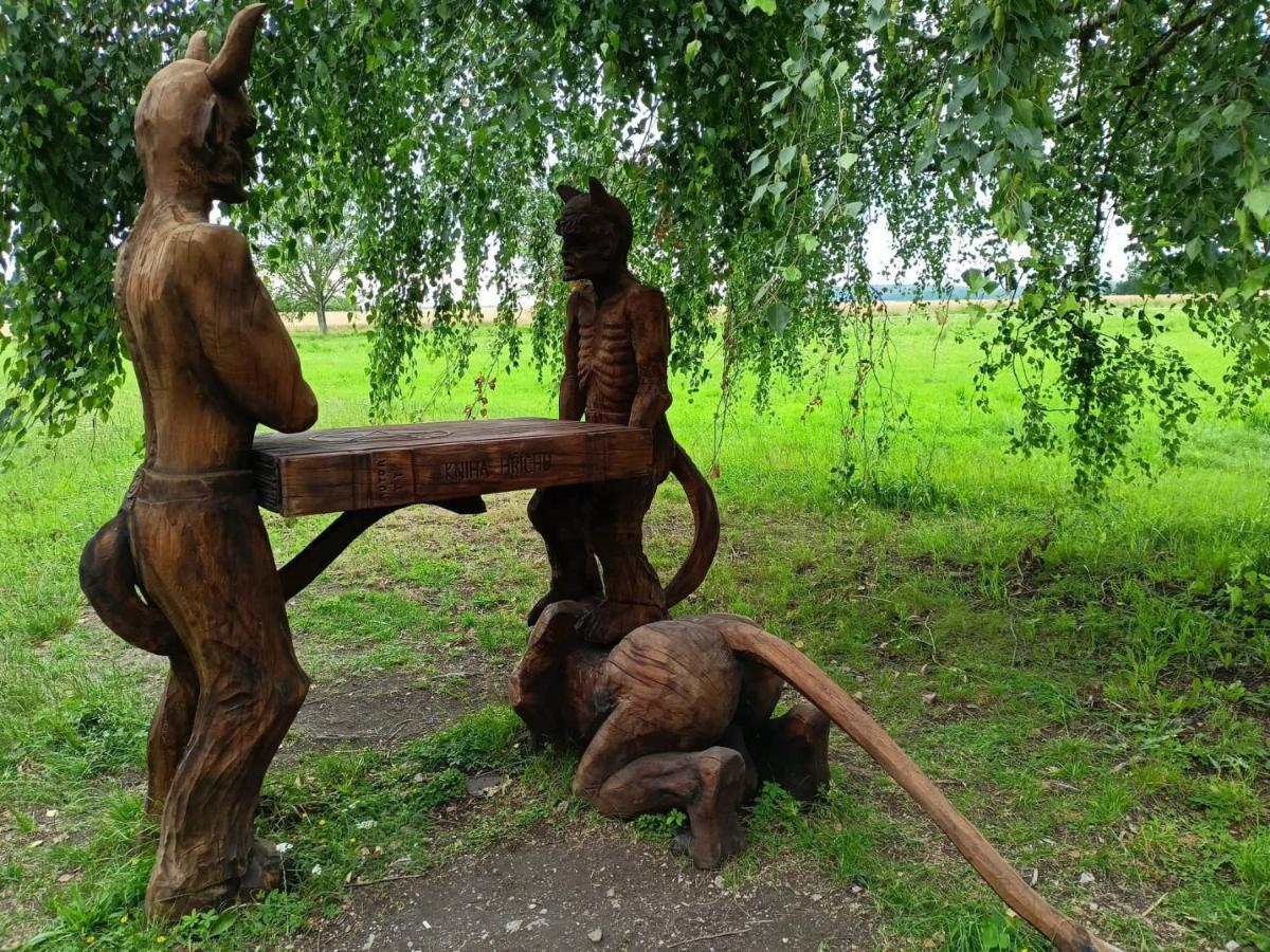 Penzion Petra Łaźnie Bělohrad Zewnętrze zdjęcie